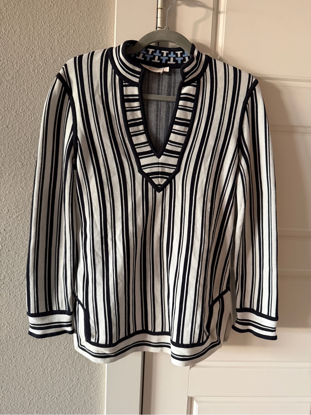 Tory Birch Gina Tunic Black and White Striped Cotton V-neck Top size Small - Picture 3 of 8